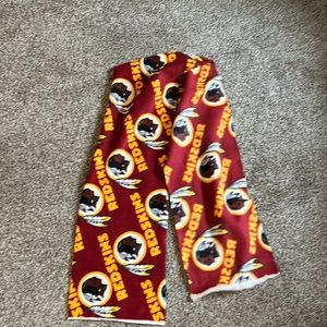 Washington Redskins scarf (discontinued name and logo)